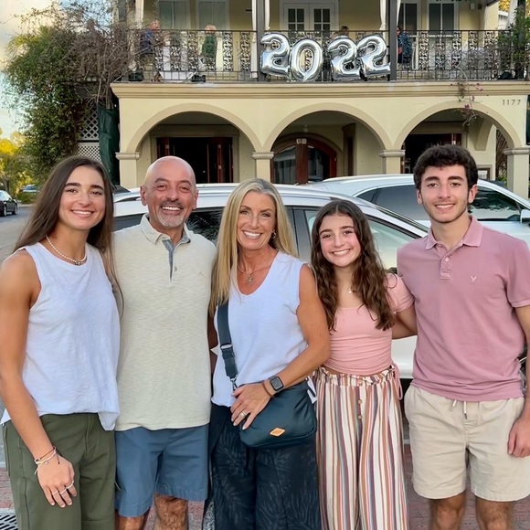 Meet your Posher, Keri - Picture 3 of 3